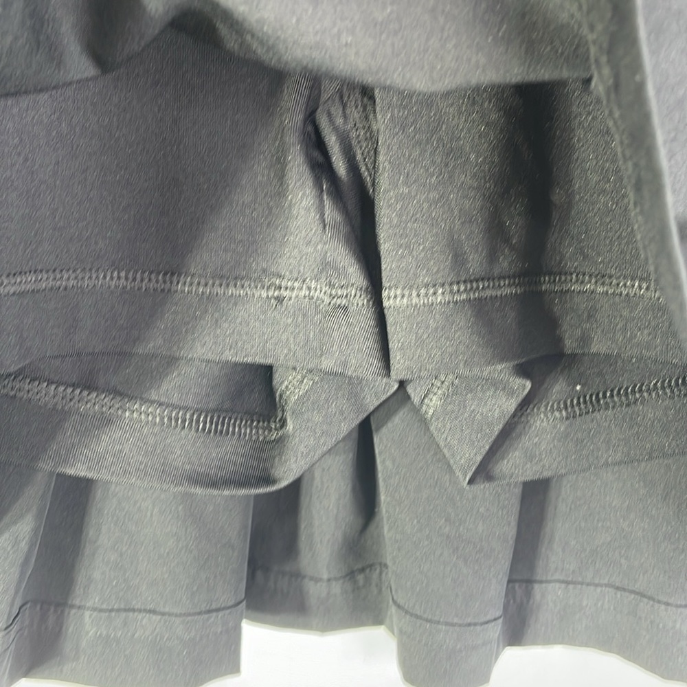 Fila ruffle back Pickleball tennis athletic skirt with shorts - Picture 2 of 3